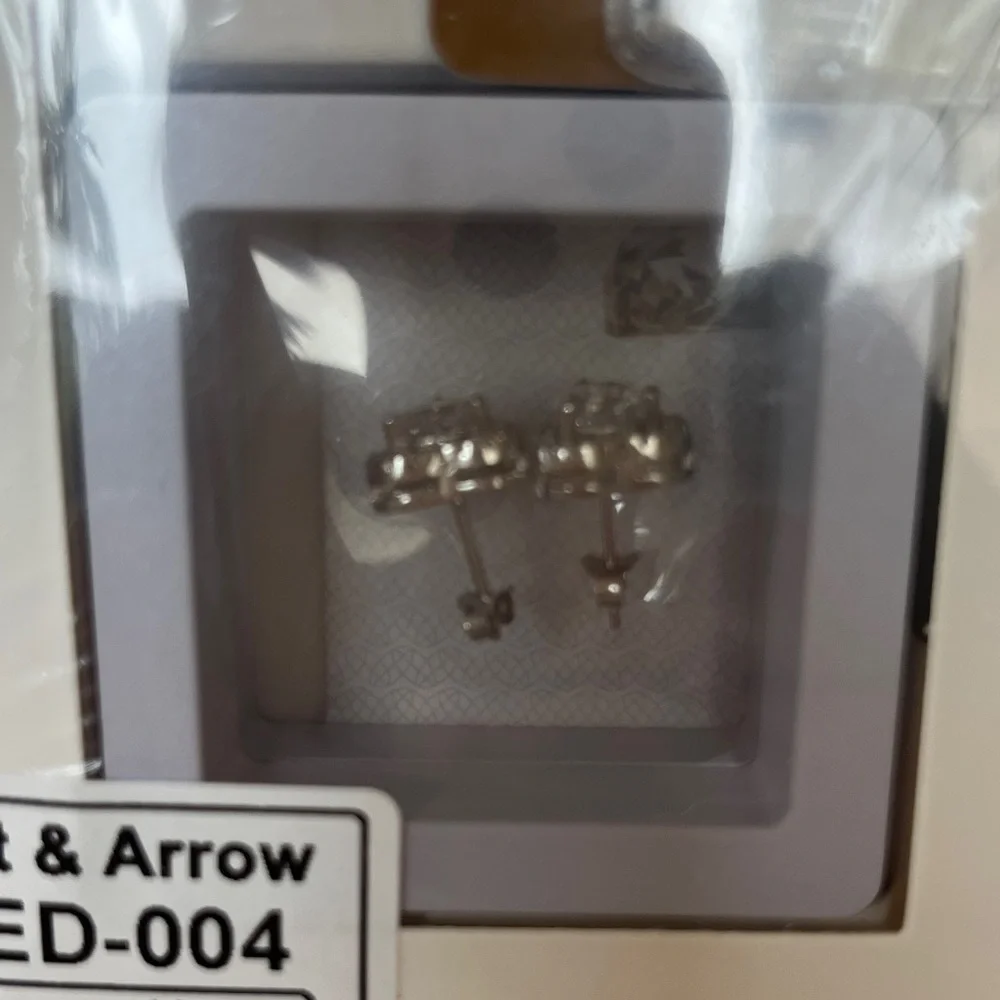 NIB New Moissanite Heart & Arrow Silver 1.6 ct Stud Earrings
